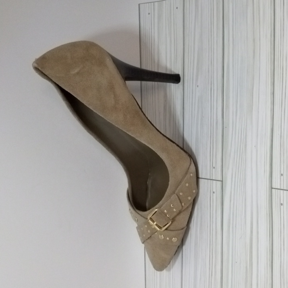 BCBG generation women's size 10 high heel shoes. New without tags